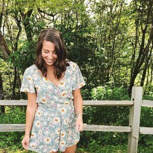 Francesca’s X Blue Rain‎ Dark Olive Floral Romper Size Small